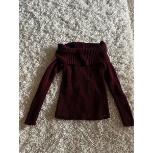 Hollister off shoulder sweater S